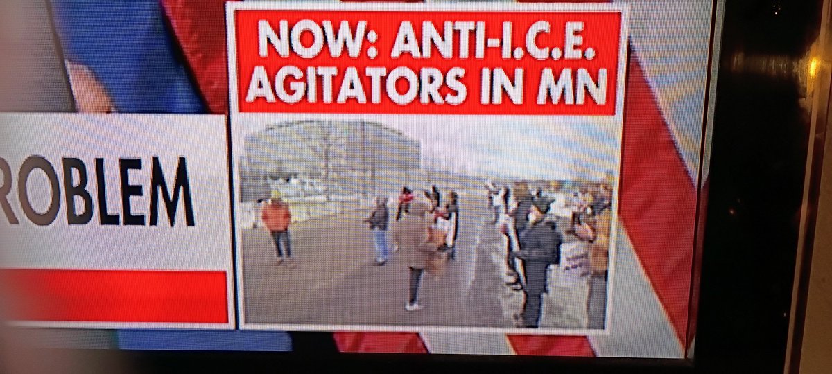 WILLDYE4U's tweet image. #IMPEACHnoem
#REMOVEnoem NOW!

SHE IS A DANGER TO
ALL AMERICANS!
SHE UNLEASHED UNTRAINED
@ICEgov on AMERICANS!

#WeAreNotSAFE
in our own country!
while,
@FoxNews LIES TO US
about what's happening
calling PEACEFUL PROTESTERS
"AGITATORS"
when we see
THEY'RE DEFINITELY NOT!
#FoxLIES