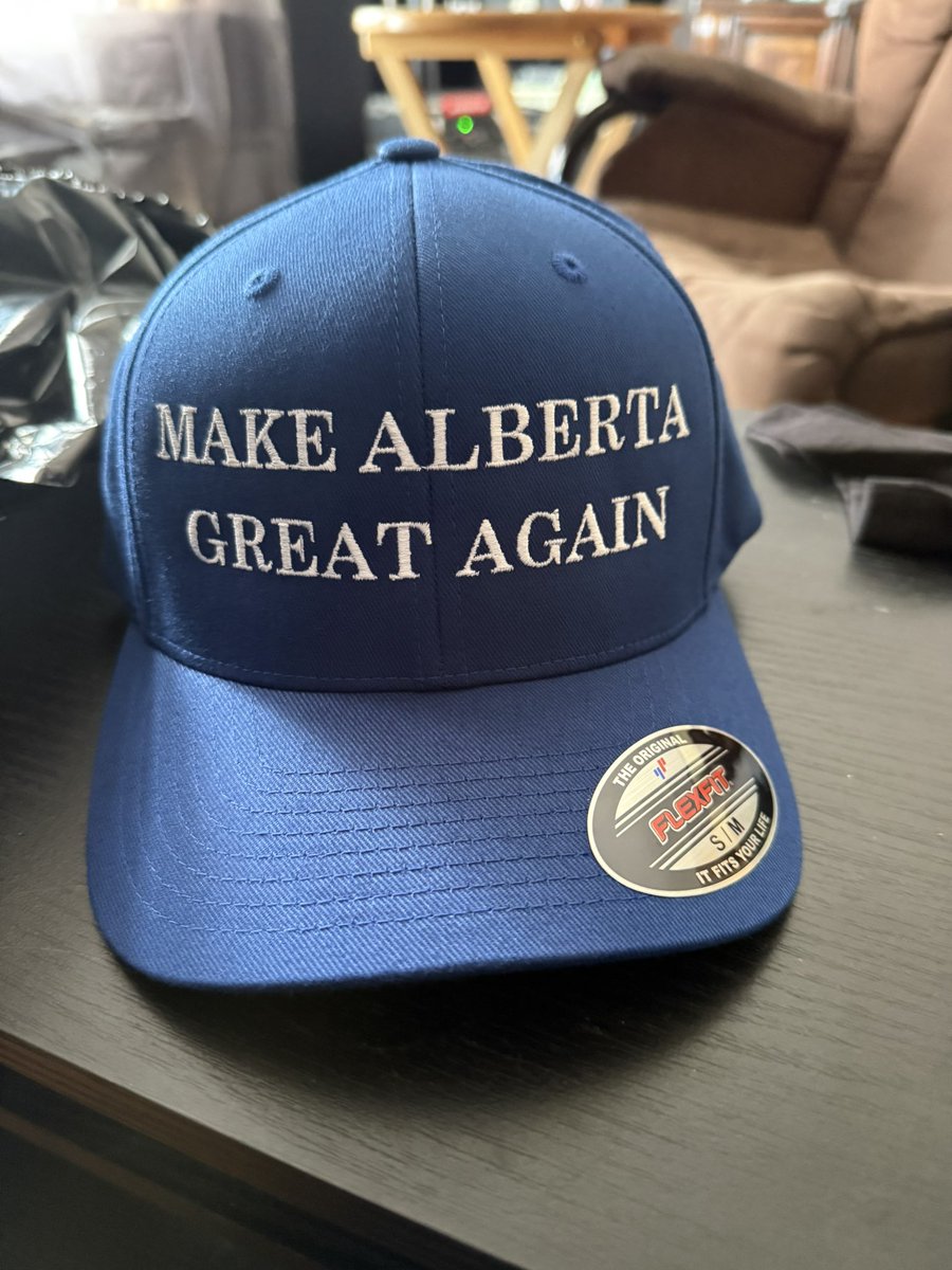 FringedCanuck's tweet image. Another HUGE Shout Out to my good Friend .@bobs_626 . I Love my hat!!!!
💙♥️💙♥️💙♥️💙♥️💙♥️