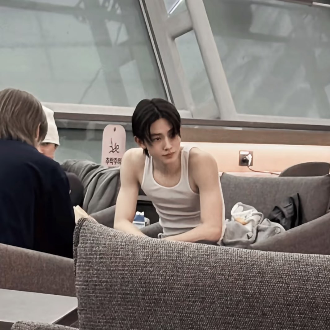 namnam1981_3's tweet image. 내 연하공들 밝은미래 이끌어