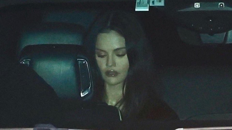 mydarkesthours0's tweet image. I love this type of paparazzi photos, the only thing they’re good for