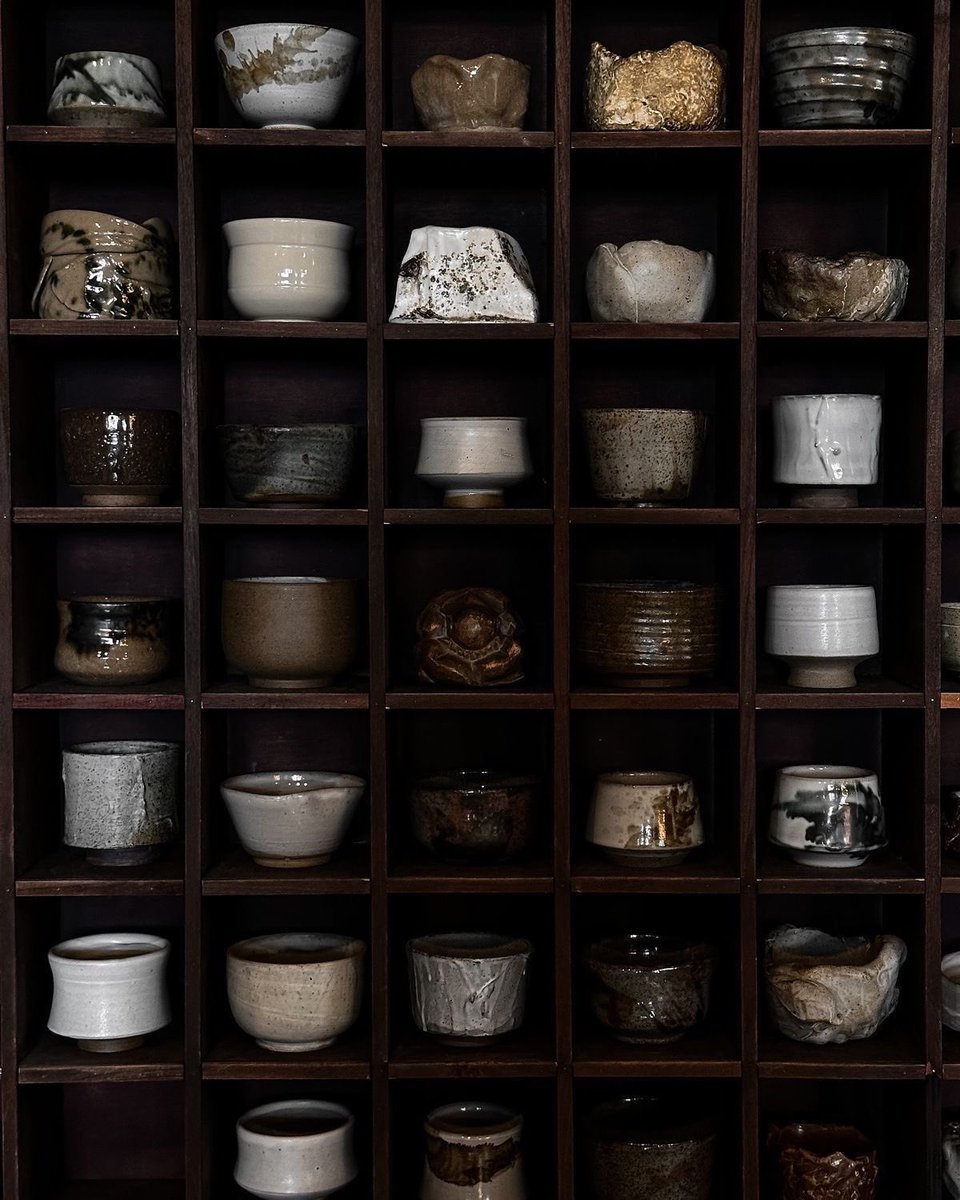 muglare's tweet photo. I want my future space to be FULL of ceramic mugs, cups, bowls, plates, tea cups etc etc https://t.co/ukksvLBRTA