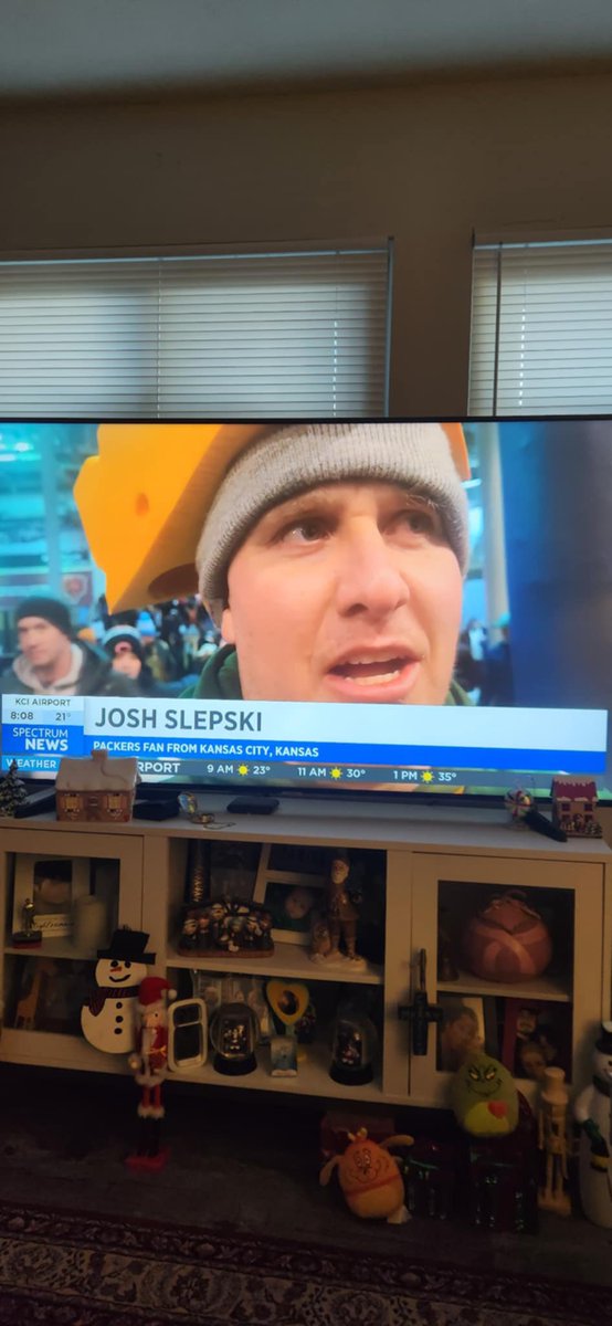 jslup21's tweet photo. What a crazy life. Ended up on the news after the game. Seems like people are still good at spelling my name wrong! Well.. on to next year. #chicago #GoPackGo https://t.co/T2dVAmc9C7