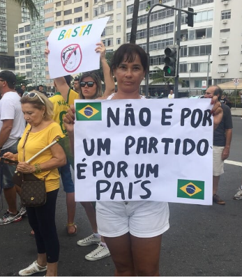 luiz_aluyza's tweet image. "Minha mãe é uma pessoa pública que nunca falou publicamente de política"