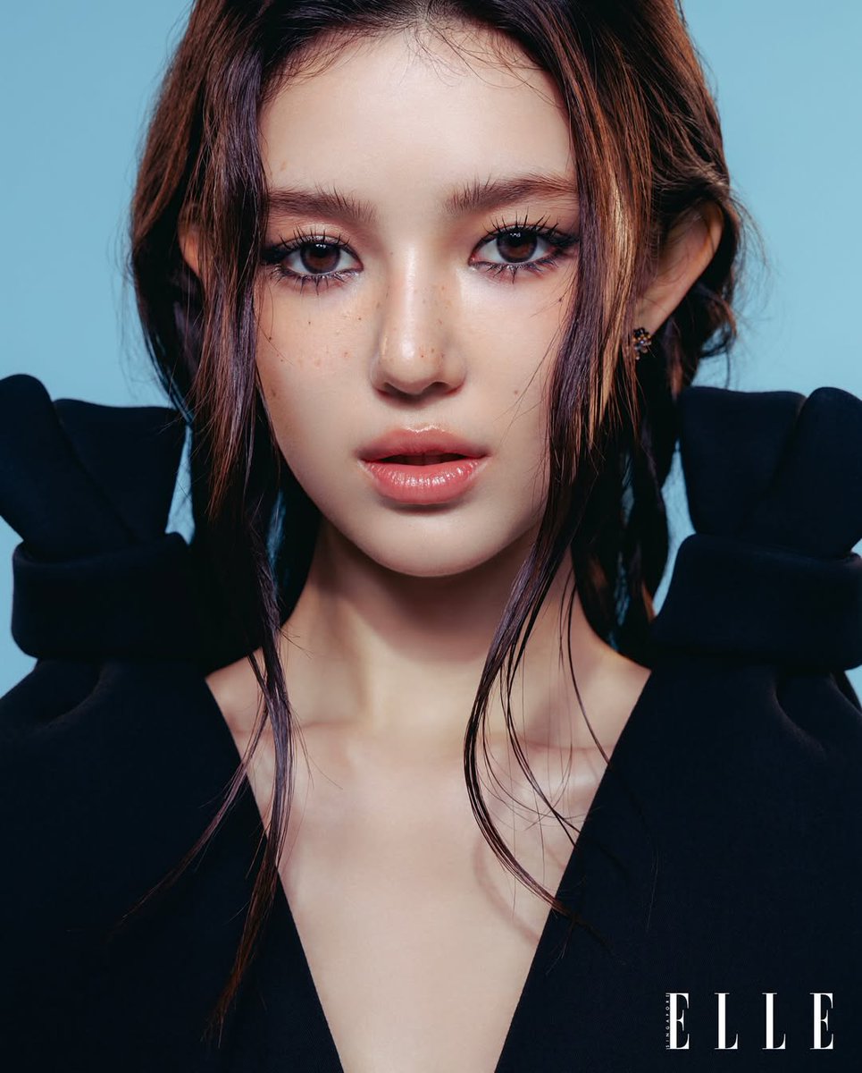 EmpireIX's tweet image. Danielle is Officially NOT BLACKLISTED from the Industry and will FIGHT BACK.

Multiple Maasive Brand Managers (CELINE,OMEGA &amp;amp; more..) have followed Danielle Marsh's Newest Instagram as she is terminated by ADOR.