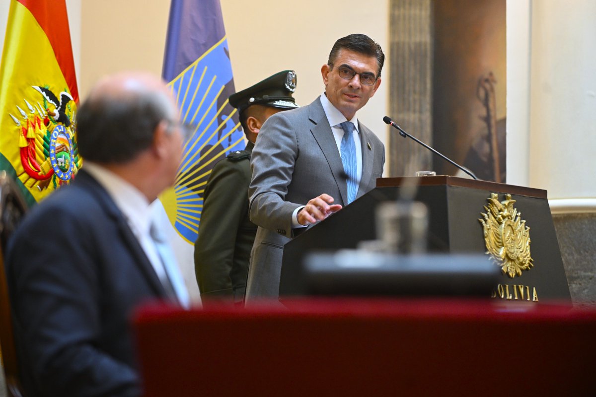 Gracias a la confianza del mundo y <a href="/el_BID/">Banco Interamericano de Desarrollo</a>; llegaron 4.500 millones de dólares a Bolivia que se traducirán en obras: infraestructura, carreteras, salud, educación, producción, sistemas de riego y agua potable. Estos recursos serán manejados de manera transparente y para todas las