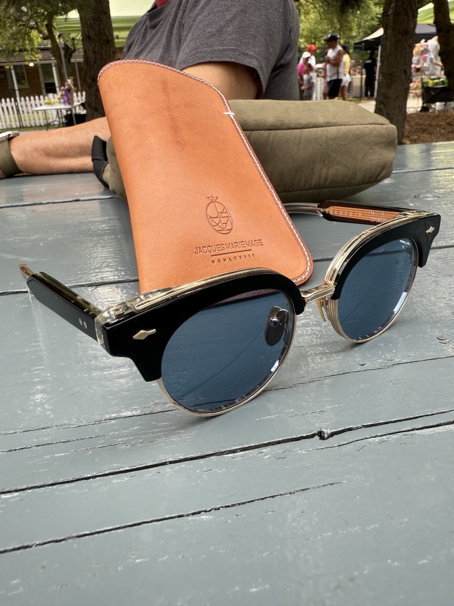 outerheaven78's tweet photo. Again my Number 1 Marketplace @Kijiji helped me score these amazing #JacquesMarieMage 100% Authentic Vintage Beauvoir Noir Sunglasses.  I was able to negotiate the price down to $200.  Shout out to the seller for a friendly non hassle transaction. https://t.co/CpGYzFuYRO