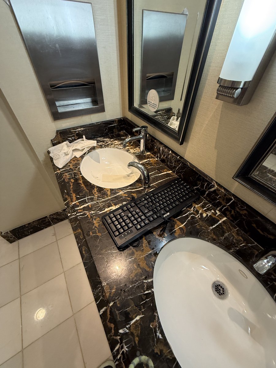 THE BUTTON CORP tweet media