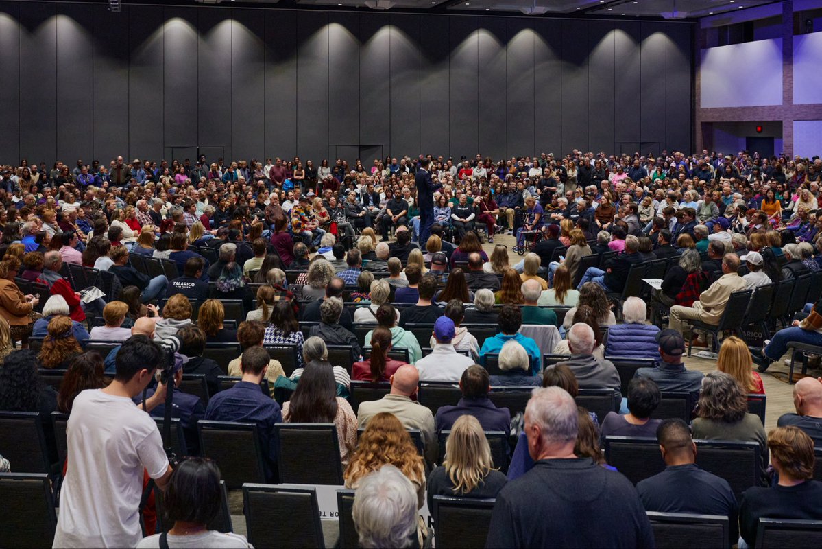 jamestalarico's tweet image. I just held a town hall in Collin County — which Trump won by double digits. 

2,000 people showed up.

There is something happening in Texas.