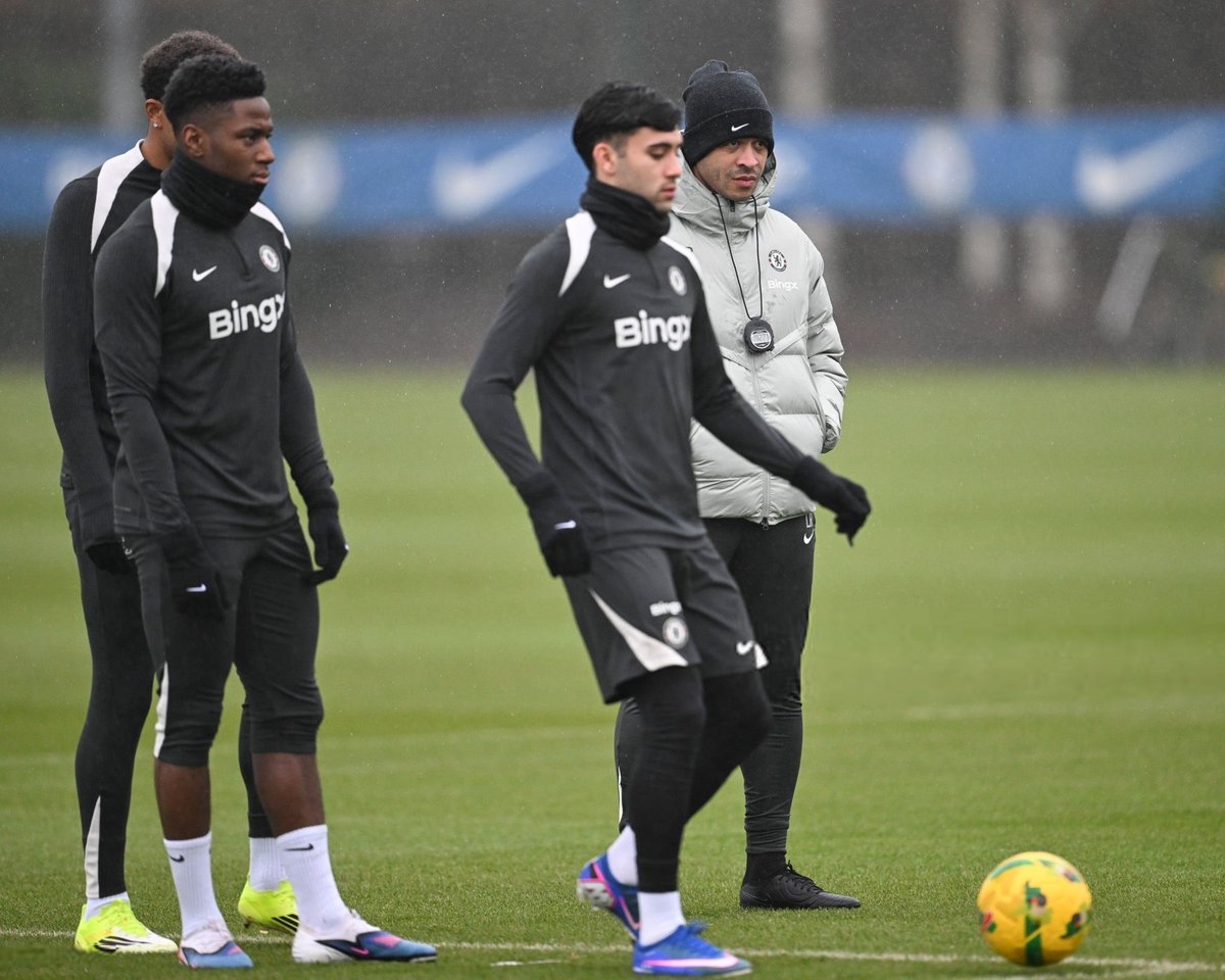 _kobbyphocus's tweet image. Only proper Chels can guess the player behind Essugo💙👀