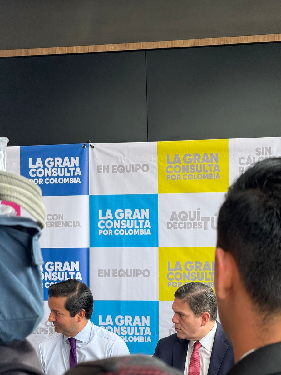 Daniel Samper Ospina tweet media