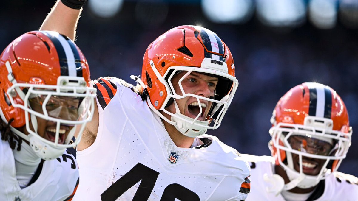 #Browns LB Carson Schwesinger has been named a finalist for the NFL Rookie of the Year Award. 

The winner will be selected by a fan vote at nfl.com/rookies with voting running until Jan. 30.