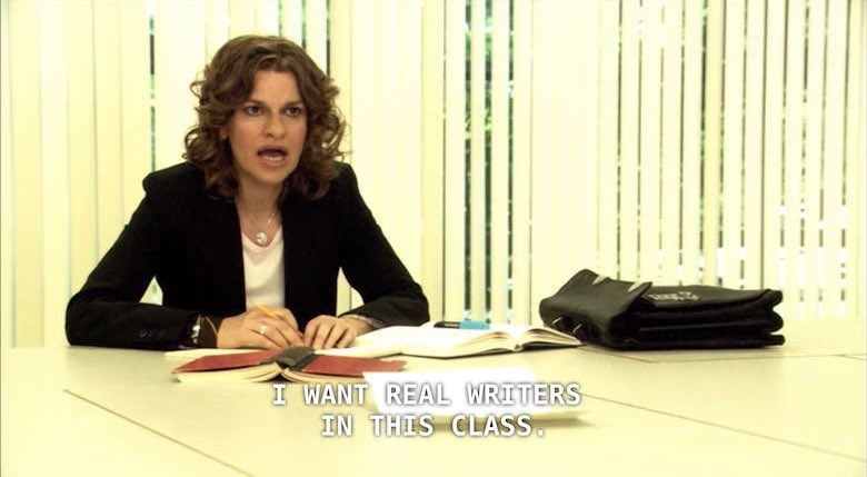 estoy mirando the l word y cada vez que aparece la profesora de literatura de jenny no puedo evitar pensar en que es literalmente sandra de gh