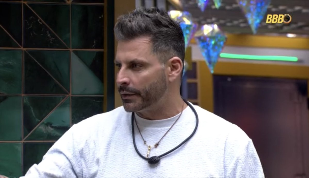 portaldereality's tweet image. Juntos, os monólogos de apresentação de Solange, Edilson, Aline e Henri somaram mais de 2 HORAS de duração. Sim, os participantes foram obrigados a ouvir, durante 2 horas, apenas 4 pessoas falando. Que tédio! #BBB26