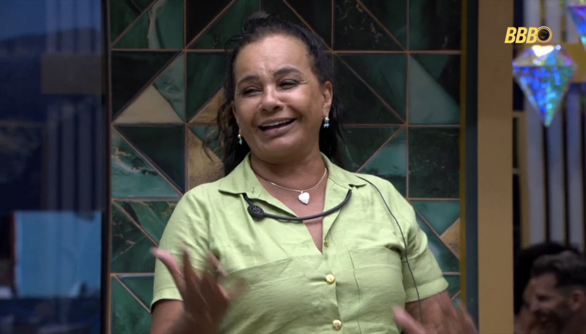 portaldereality's tweet image. Juntos, os monólogos de apresentação de Solange, Edilson, Aline e Henri somaram mais de 2 HORAS de duração. Sim, os participantes foram obrigados a ouvir, durante 2 horas, apenas 4 pessoas falando. Que tédio! #BBB26