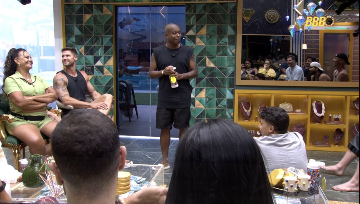 portaldereality's tweet image. Juntos, os monólogos de apresentação de Solange, Edilson, Aline e Henri somaram mais de 2 HORAS de duração. Sim, os participantes foram obrigados a ouvir, durante 2 horas, apenas 4 pessoas falando. Que tédio! #BBB26