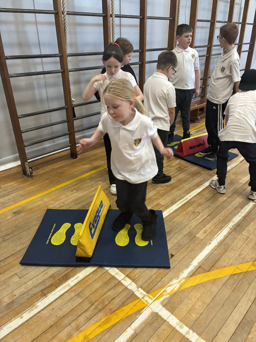 StSerfsMrsEaston tweet media