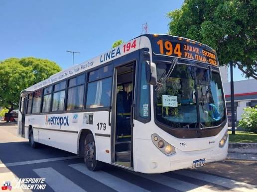 🚍 Estas son las 10 líneas de colectivo con los recorridos más largos en AMBA:

1- Línea 57: 131 km 
2- Línea 88: 123 km 
3- Línea 338: 120 km 
4- Línea 194: 114 km 
5- Línea 136: 104 km 
6- Línea 129: 83 km 
7- Línea 195: 71 km 
8- Línea 51: 70 km 
9- Línea 176: 68 km 
10- Línea