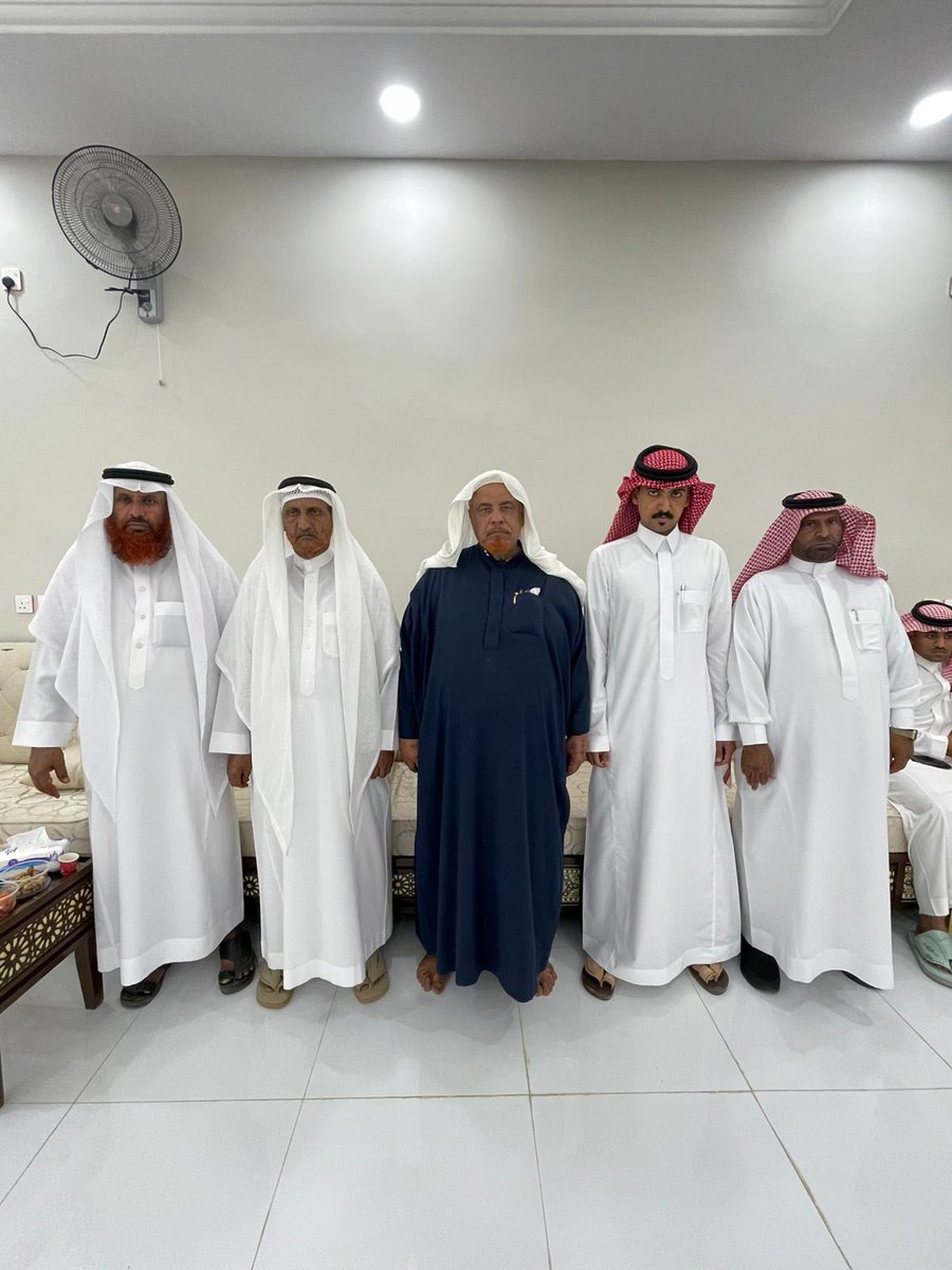 تهنئة 🎉🌺
🔹نبارك للحبيب  / عمر هندي مبارك الفلاحي   
بمناسبة عقد قرانه مساء هذا اليوم الثلاثاء ٢٤/٧/١٤٤٧ هـ 
نسأل الله العلي القدير ان يبارك لهما وأن يبارك عليهما وأن يجمع بينهما في خير .
#الفلحة