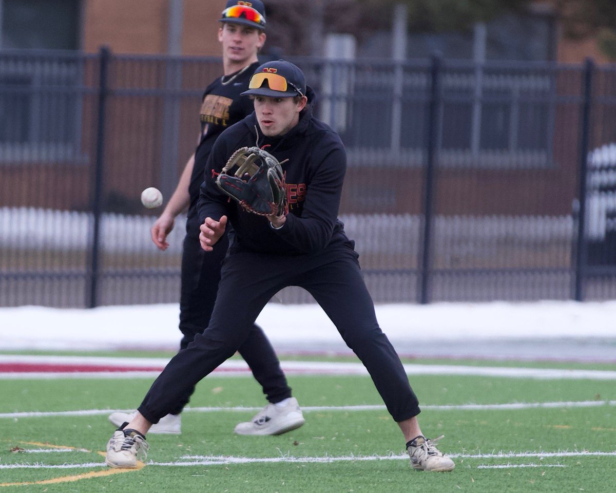 NSUWOLVES_BS's tweet photo. Practicing outside in January is fun! 

44 days ‘til first pitch. 

#GoWolves https://t.co/CltoEp0D3P