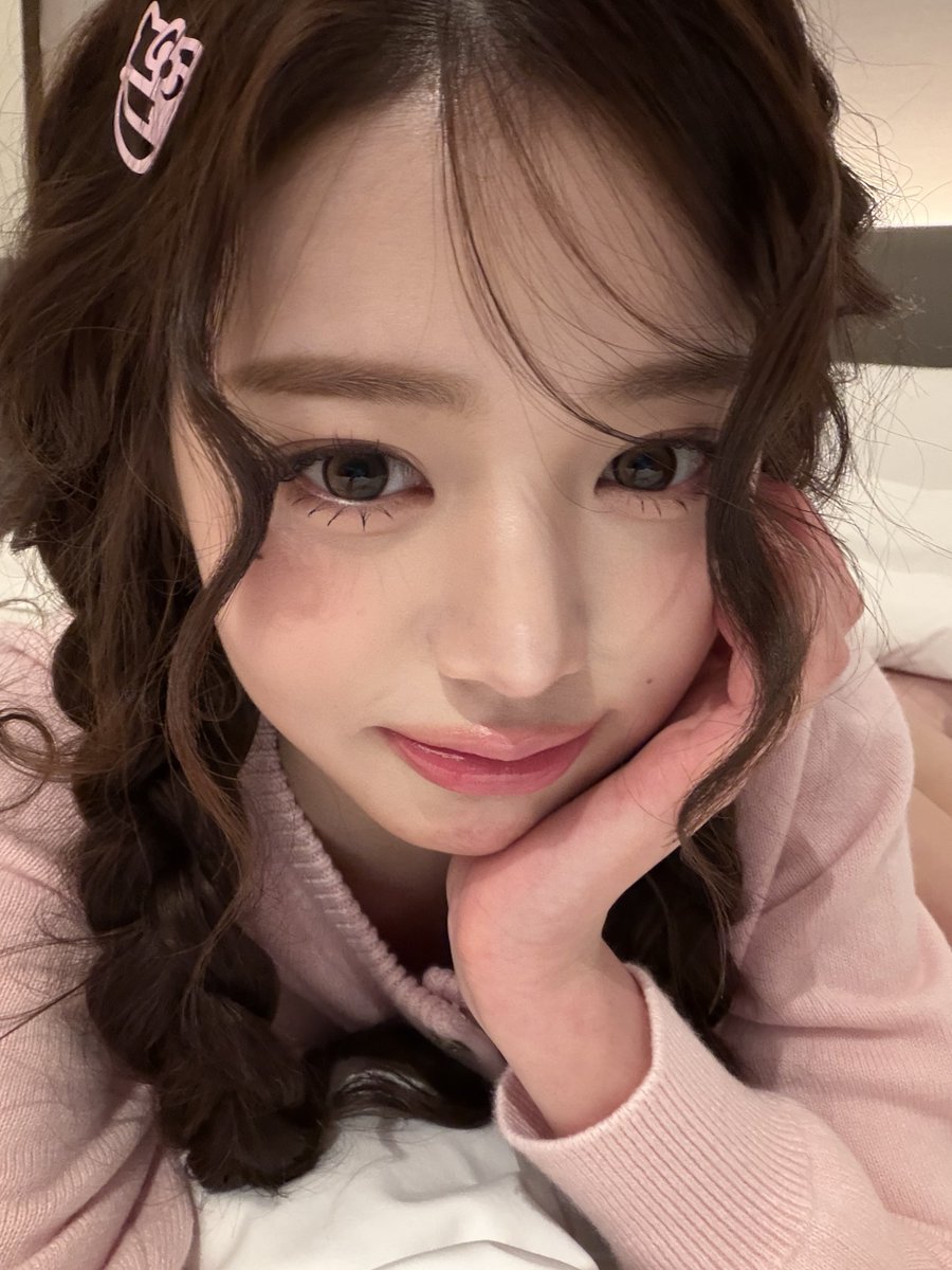 hourly wonyoung tweet media