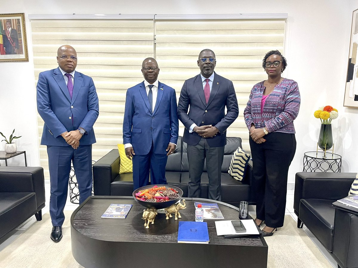 OMSCongo's tweet image. Ce 13.01.2026, le Représentant de l’@OMSCongo, Dr @sodjinoudossou a eu un échange constructif avec le DG de #NSIA #Vie, M. Joel Kouassi ELLAH sur les défis du système national de santé, la #CSU et le renforcement du partenariat public - privé pour relever ces défis.