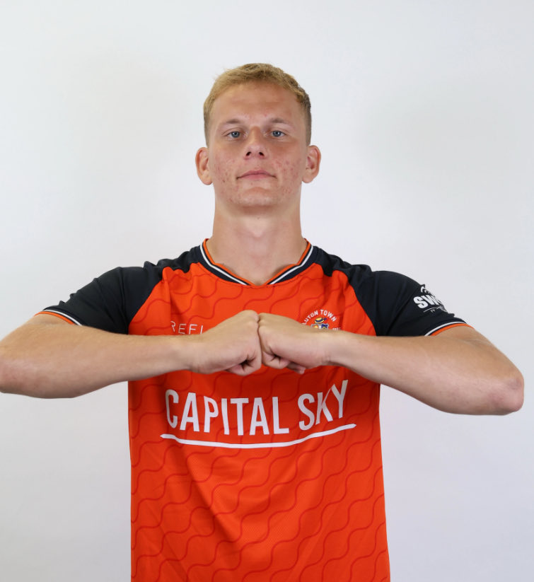 LutonTownExile tweet media