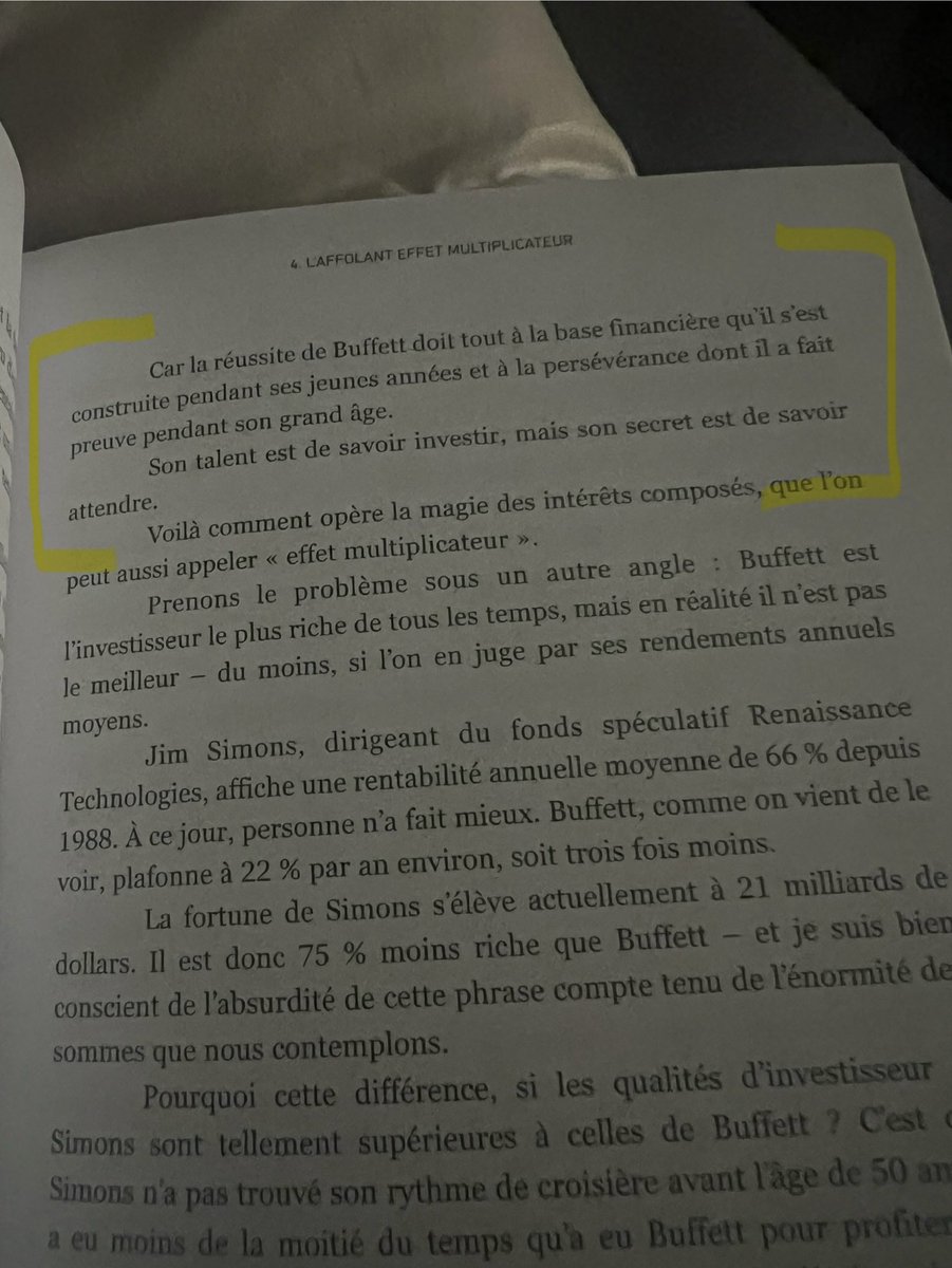StockLens_'s tweet image. La réussite financière (de Warren Buffett) dans le monde des investissements résumée en 2 phrases. 

Intérêts composés et facteur temps ✅👇🏼: