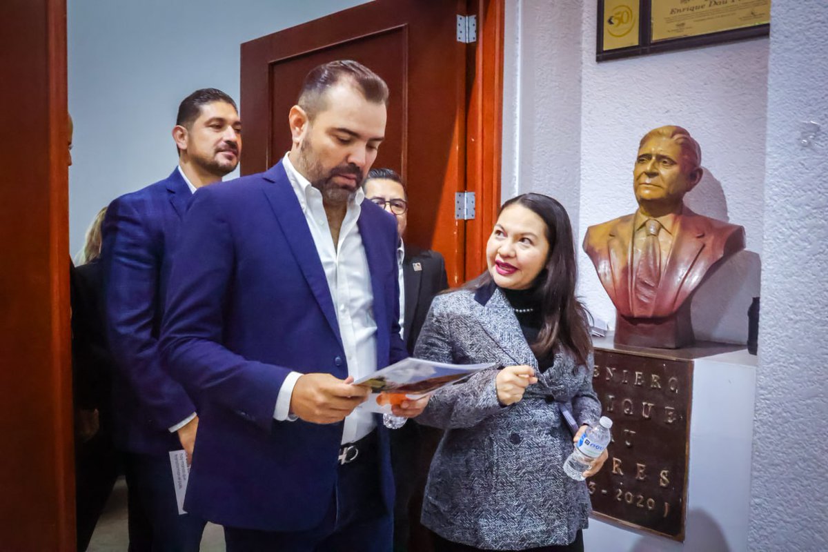 cicej_'s tweet photo. En nuestro Colegio se presentó el Programa Anual de Obra Pública de Tlajomulco de Zúñiga 2026 (@GobTlajomulco), encabezada por el Presidente Municipal, Gerardo Quirino Velázquez (@GerardoQuirinoV); el Director de Obras Públicas, el Ing. Celso de Jesús Álvarez; y el Arq. René Caro (@ReneCaroGomez), de la Coordinación General de Gestión del Territorio y Obras Públicas.