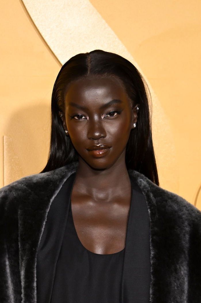 akua_obeng42840's tweet image. Them niqqas will deadass look at you in your face and say that Meghan Markle is more black than Anok Yai, I initially mistook Meghan for a European woman before I learned that she had a black mom.