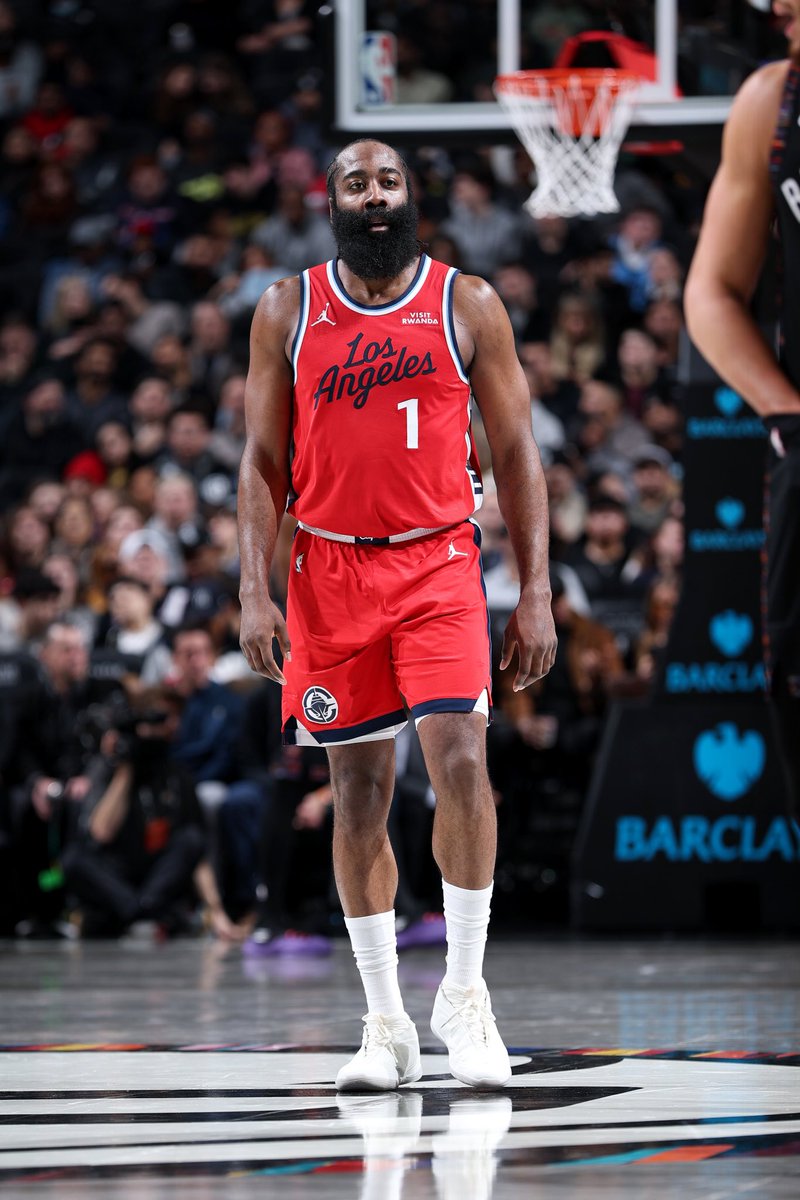 Where James Harden ranks ALL-TIME:

• Points — 9th
• Assists — 12th
• Threes — 2nd
• Steals — 21st
• Four-point plays — 1st

Historically different. 🐐