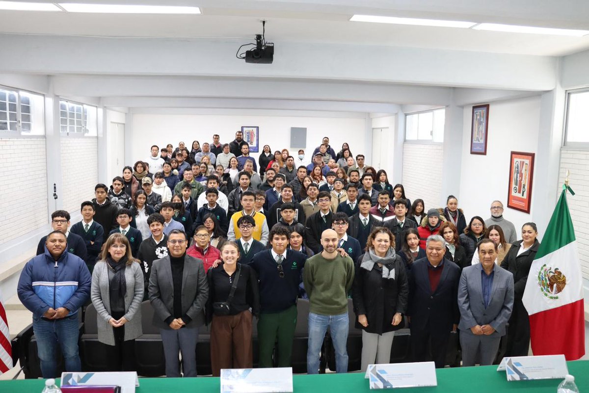 educacionqro's tweet image. Inicia el Segundo Campamento del @MIT  para @CONALEPQRO, un espacio que reúne a estudiantes, docentes y especialistas en los Laboratorios de Enseñanza Global, donde el aprendizaje se conecta con la innovación y la colaboración internacional.

Desde el Plantel CONALEP Automotriz…