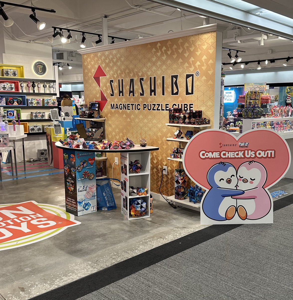 PudgyPartners's tweet image. GTM insights; Specialty &amp;amp; mass

Pudgy shashibo at the Atlanta Gift show, where thousands of independent specialty retailers shop wholesale.  This is tactical way to sell the brand into the nooks and crannies of America.  Ensuring we have products in specialty and in mass.