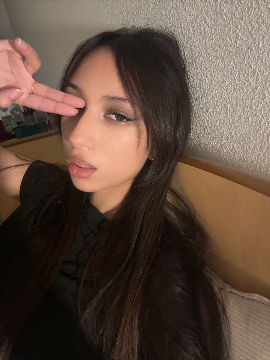 miqwella's tweet image. hmm