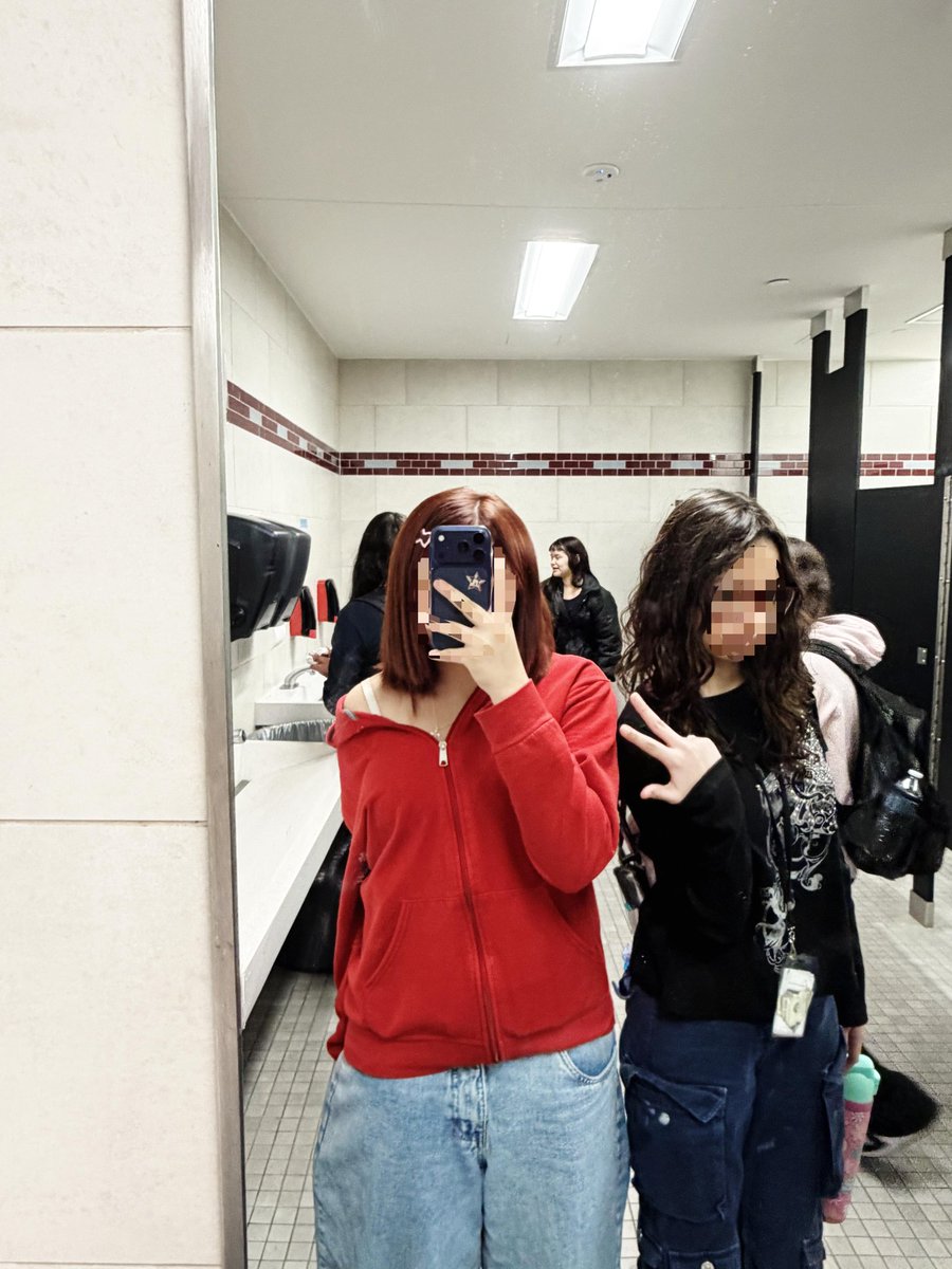 Runster_webster's tweet image. Yo y la mujer amo pero que me engaña con un hombre (es mi mejor amiga y ese hombre es su novio)