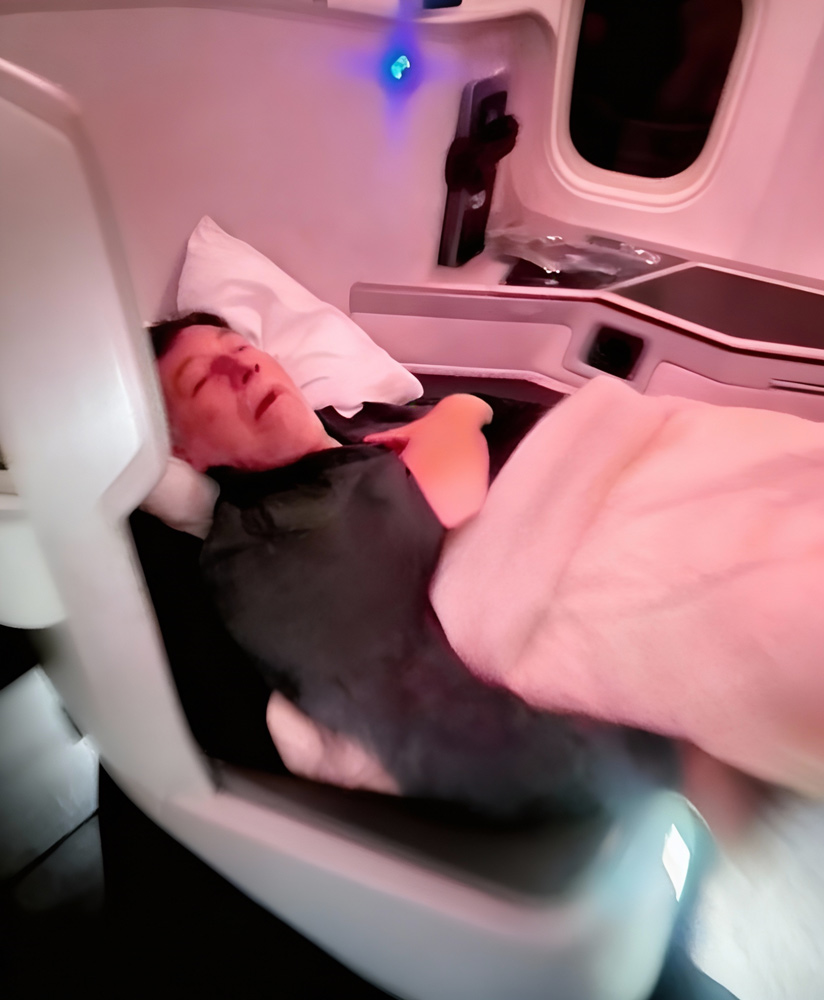 qtf's tweet image. El Senado de la República develó el retrato de @fernandeznorona, correspondiente a su periodo como presidente de la Mesa Directiva 2024–2025.

Una imagen muy cuidada y solemne… alejada de la realidad, porque el país ya conoce a Noroña en su estado natural: durmiendo como si…