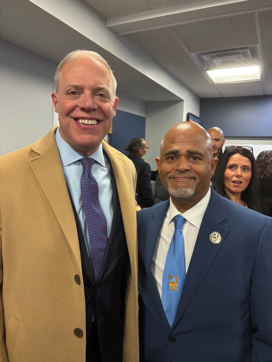 NYSPEF's tweet image. PEF was at @GovKathyHochul's State of the State address today, with President Spence talking to lawmakers on both sides of the aisle about PEF's priorities -- from pension reform to AI regulation to safety in the workplace. STATEMENT: bit.ly/3NsqLhT