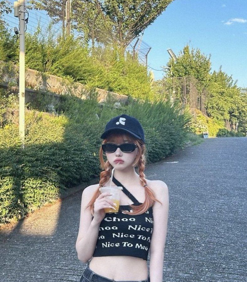 keepinitreal83's tweet image. 散歩中に出会った近所の柴犬が人懐っこくて、飼い主さんとも仲良くなれた 🥵