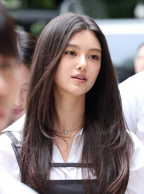 cookycoded's tweet image. List of well known figures who’ve followed Danielle on instagram so far:

TheBlackLabel
Celine
Omega
Nike Korea
YSL Beauty 
Tamburins
Bottega Veneta
Gentle Monster
AMI Paris 
The assistant CEO of "A Bathing Ape"
Takashi Murakami
JasonTheWeen

but HYBE threatened to black list..