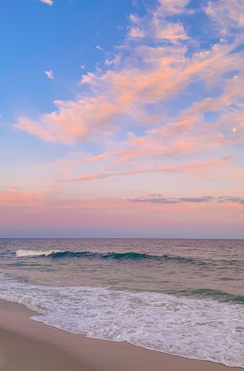 nortexrider's tweet image. 友達とゲームしてたら、夜中の3時になってた
明日仕事なのに寝不足確定 🍍