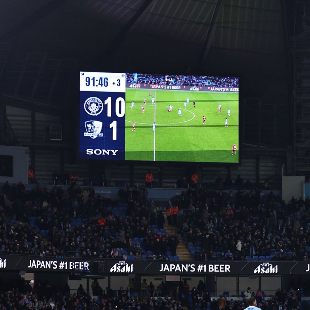 VibesFoot's tweet image. 🔴 𝗠𝗔𝗡𝗖𝗛𝗘𝗦𝗧𝗘𝗥 𝗨𝗡𝗜𝗧𝗘𝗗 𝗩𝗢𝗨𝗟𝗔𝗜𝗧 𝗔𝗖𝗖𝗨𝗘𝗜𝗟𝗟𝗜𝗥 𝗘𝗫𝗘𝗧𝗘𝗥 𝗖𝗜𝗧𝗬 𝗗𝗔𝗡𝗦 𝗦𝗢𝗡 𝗖𝗘𝗡𝗧𝗥𝗘 𝗗'𝗘𝗡𝗧𝗥𝗔𝗜̂𝗡𝗘𝗠𝗘𝗡𝗧 𝗔𝗙𝗜𝗡 𝗗'𝗔𝗜𝗗𝗘𝗥 𝗟'𝗘́𝗤𝗨𝗜𝗣𝗘 𝗕𝗔𝗧𝗧𝗥𝗘 𝗔̀ 𝗠𝗔𝗡 𝗖𝗜𝗧𝗬 ! 😭😭

Les Cityzens ont gagné 10-1 🤣

🗞️ @MailSport