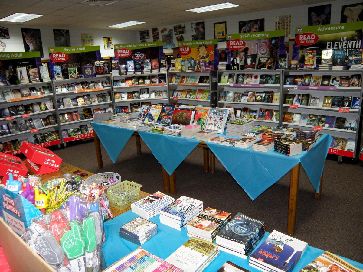 NostalgiaFolder's tweet image. Walking into school knowing it was book fair day