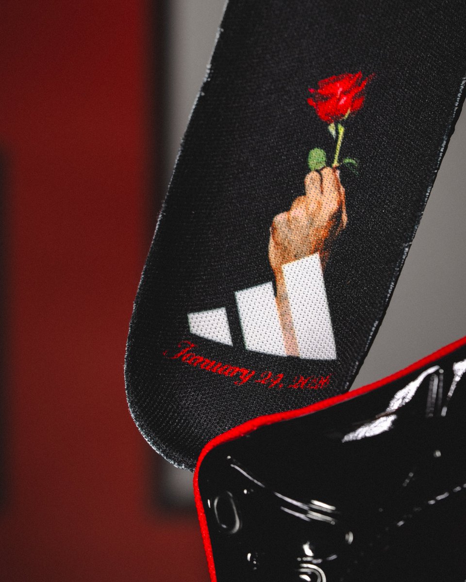ModernNotoriety's tweet image. adidas is bringing back the AdiZero Rose 1 in honor of Derrick Rose's jersey retirement 🌹

🗓️ January 17th
🏷️ $130