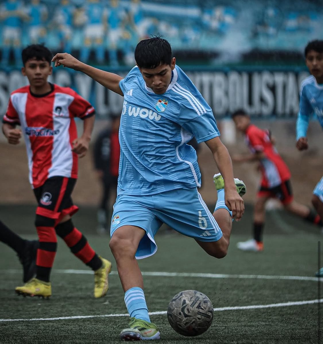 reixxcs's tweet image. #OFICIAL🚨 
Xavi Ccoñas (Portero), Dejan Kojakovic, Santiago Gonzales y Jack Sánchez (Defensas), Ronaldo Távara y Joaquín Rios (Volantes) son los jugadores de Sporting Cristal convocados al Microciclo #1 de la Selección Peruana de Futbol Sub 16 (del 12 al 16 de Enero).