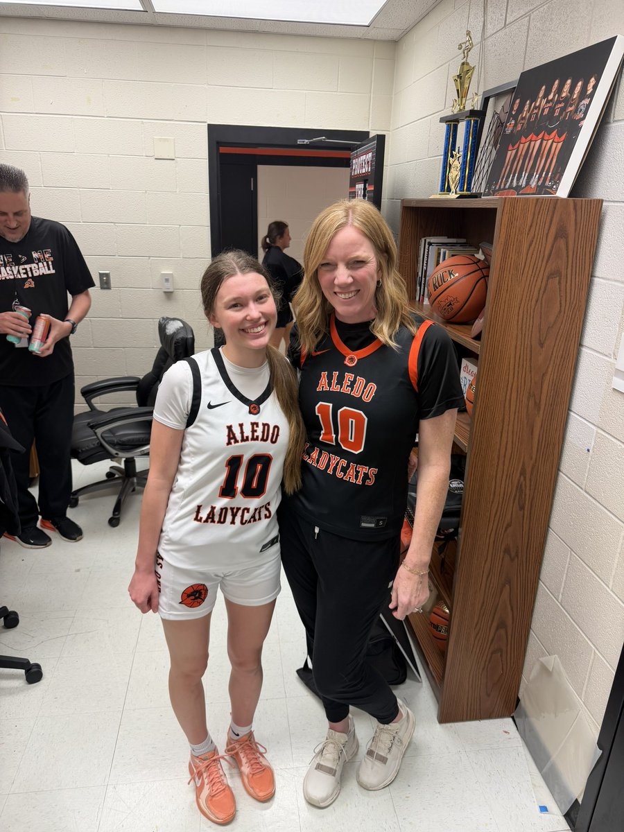 Carissa Ott tweet media