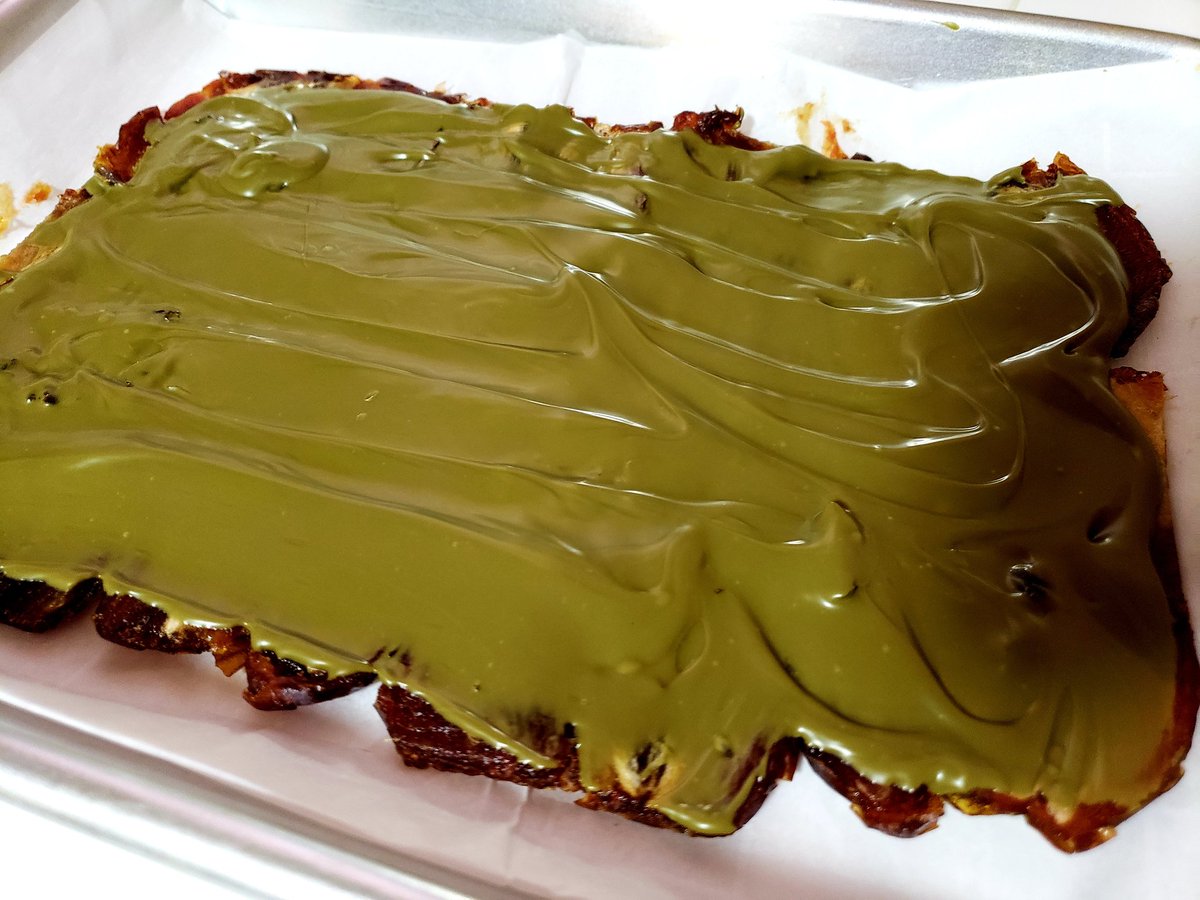 Ruby9Dark's tweet image. Date candy bark really hits my sweet tooth. Pitted and rolled medjool dates til a flat sheet, coated with pistachio butter,  slathered in Scharffen Berger 82% dark chocolate and sprinkled with Himalayan pink salt. Divine.