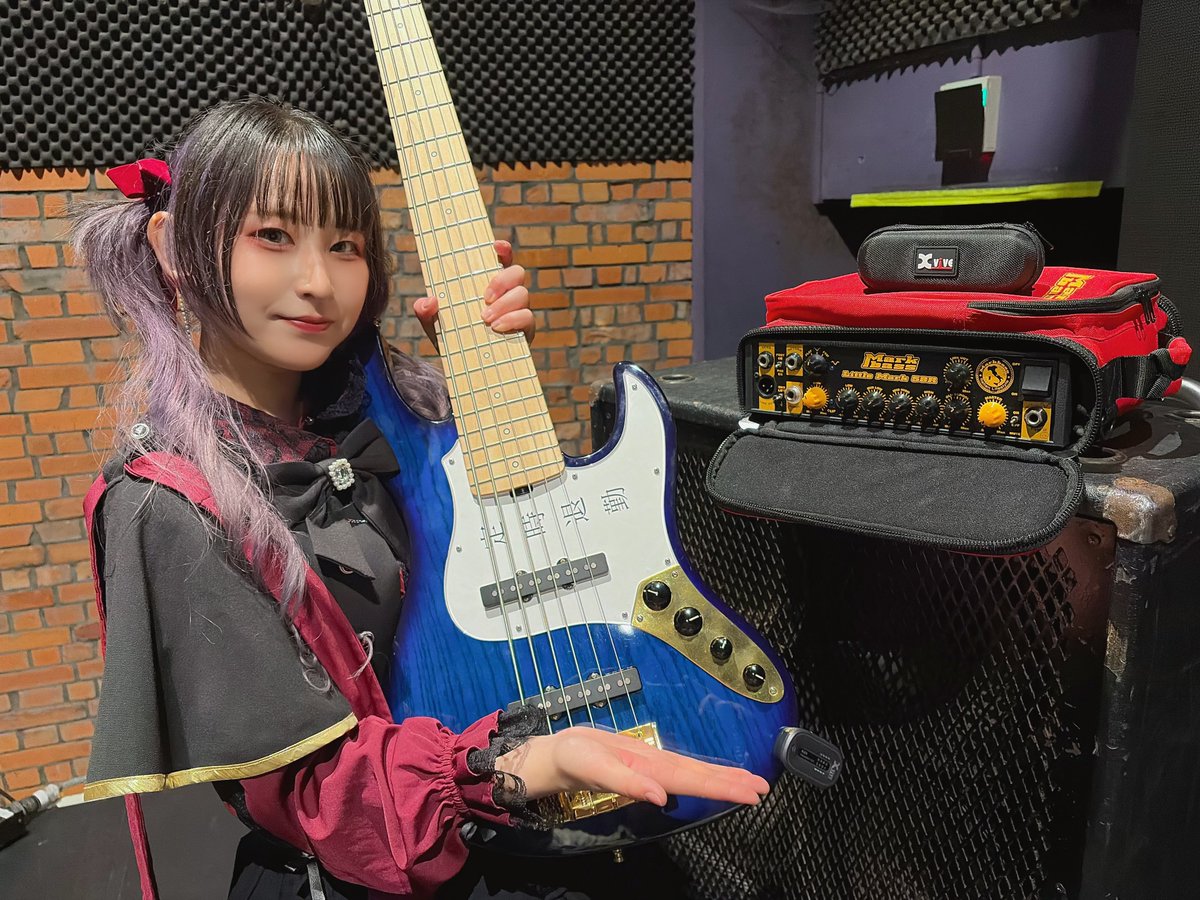 1/12に代官山へPaleNeØのライブを見に行っていました。このライブではギターのAYARIさん、REOTOさん、ベースのYONAさんがXviveのギター用ワイヤレス新製品「A24」を導入していただきました！サウンド、接続ともに問題なし！とのことでした😎ありがとうございます！
#A24
#PaleNeØ