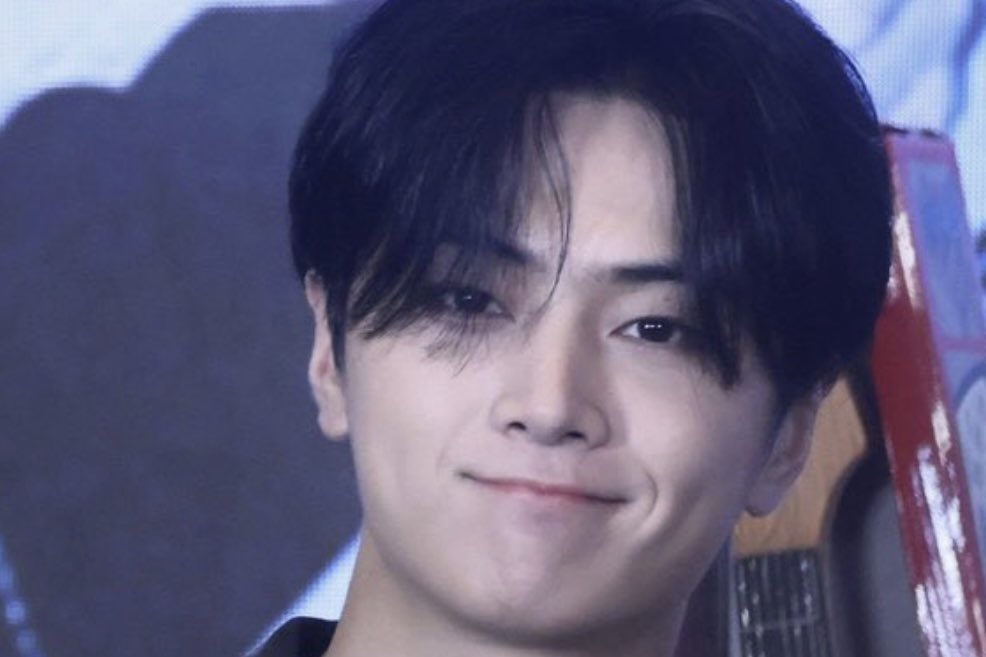 gemluvsjay's tweet image. i just love how cute he is when he smiles like this ᵔ ᵕ ᵔ ♡ he’s so babygirl