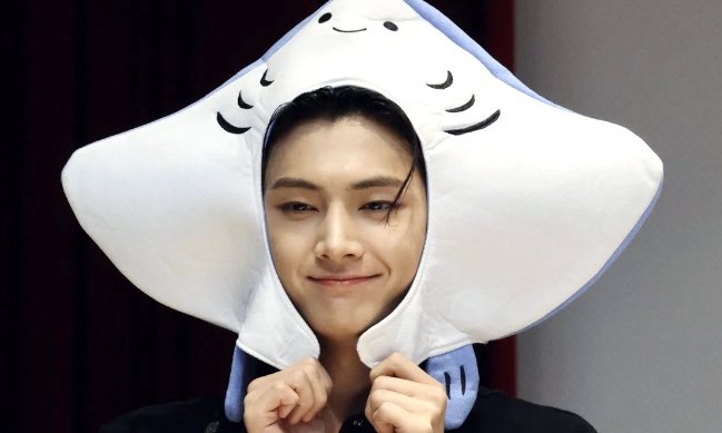 gemluvsjay's tweet image. i just love how cute he is when he smiles like this ᵔ ᵕ ᵔ ♡ he’s so babygirl