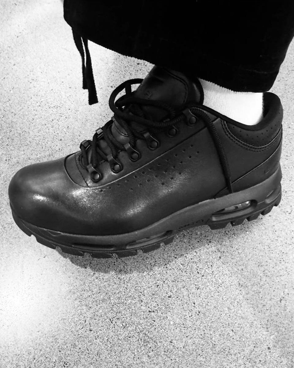 ModernNotoriety's tweet image. Frank Cooke shares a first look at the Nike Goadome Low 👀

"Yall sure we want to add a boot category to SOTY? Well I guess the squad clipped that quickly"