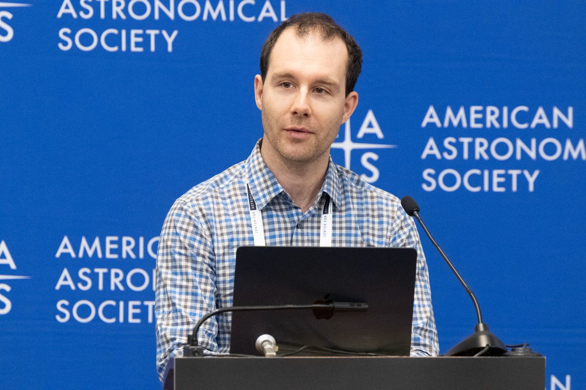 caltechipac's tweet image. At #AAS247, IPAC scientist @astrofaisst presented at a press conference on January 6. His work shows that early galaxies are maturing faster than researchers previously believed. 

"It's like seeing 2-year-old children act like teenagers," said Faisst.

ipac.caltech.edu/news/young-gal…